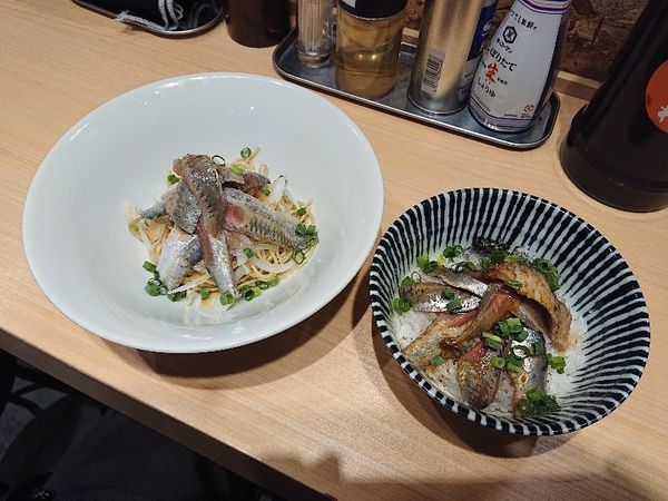 「いわしそば、いわし丼」@寿製麺 よしかわ 西台駅前店の写真