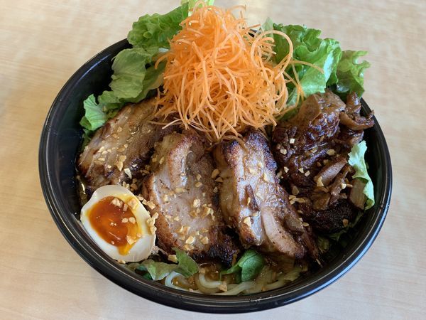 「ターロースタミナスパイシー麺(太麺)280g+ターローx3」@たっちゃんらーめんの写真