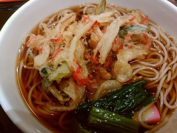 「かき揚げそば390円」@小諸そば 九段下駅前店の写真