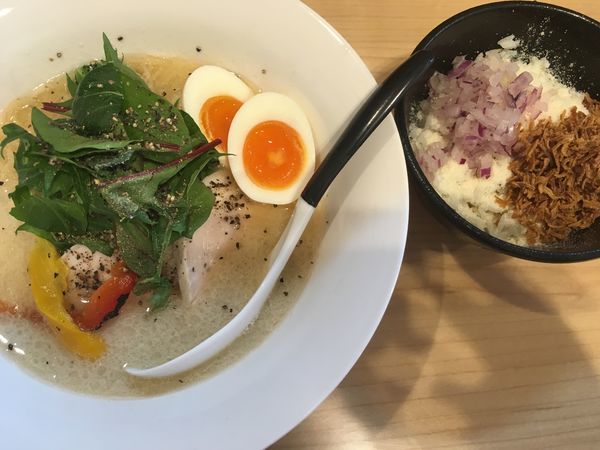 「【限定】鮭そば＋味玉＋フライドオニオンリゾット」@麺屋Mの写真