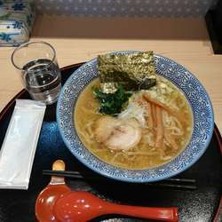 煮干し塩そば（大盛）780円