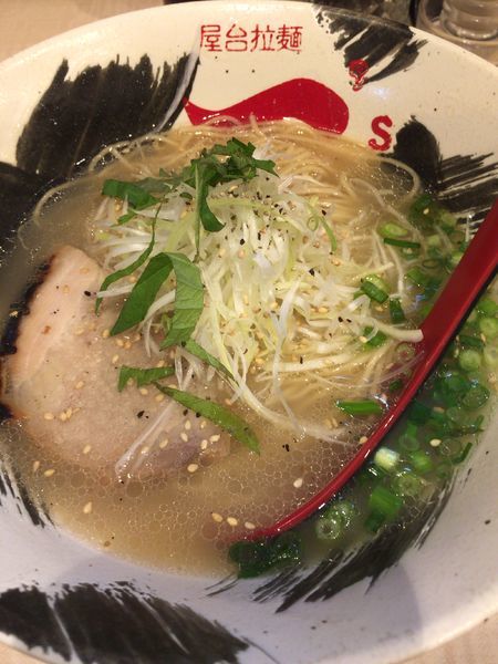 「牛骨塩ラーメン」@屋台拉麺 一’s 幕張店の写真