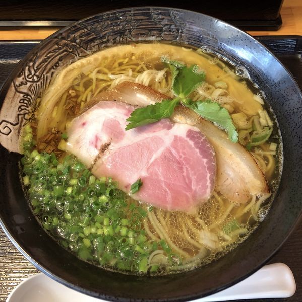 「【限定】鶏と貝の濃いおだしにトリュフオイルを添えたらーめん」@麺屋 太陽の写真