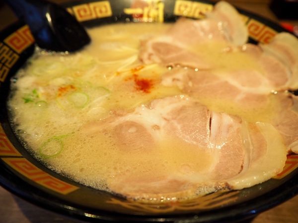 「ラーメン 追加チャーシュー」@一蘭 千葉出洲港店の写真