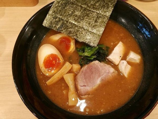 「味玉らーめん」@麺や わたる 亀戸天神店の写真