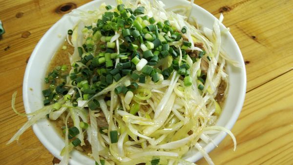 「ネギチャーシュー麺(豚骨スープ)¥1000」@鎌倉家の写真