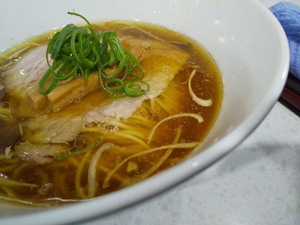 「#鰹と煮干し出汁ブレンドの醤油らぁ麺 #900円」@ラーメン星印の写真