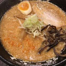 背脂味噌らーめん（850円）