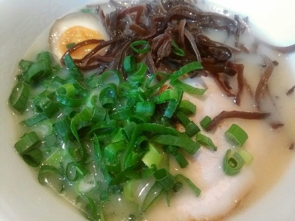 「博多とんこつラーメン700円」@大手町ラーメンの写真