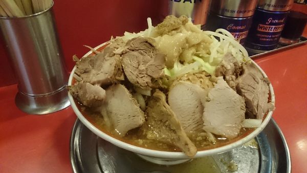 「大豚(ヤサイアブラ塊)￥９５０」@ラーメンタロー 大森の陣の写真