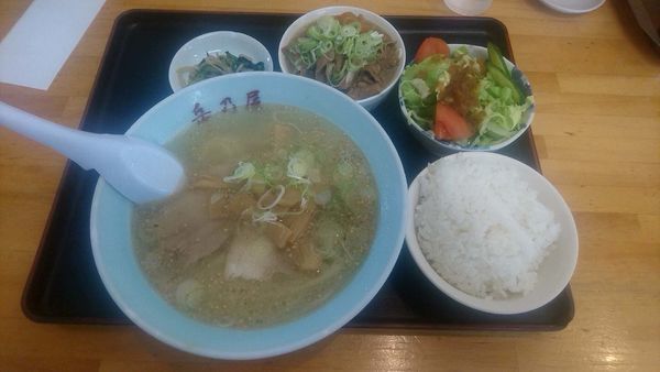 「平日ランチ限定『もつ煮セット+塩に変更(￥900+20)』」@青竹手打麺 餃子 岳乃屋の写真