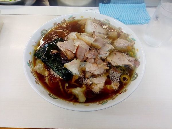 「青島チャーシュー大盛950円　チャーシュー100円　麺硬め」@青島食堂 秋葉原店の写真