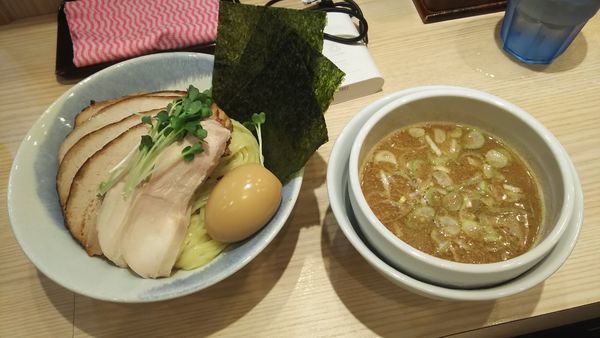 「特製つけ麺大盛り　チャーシュートッピング」@麺屋二代目 弘の写真