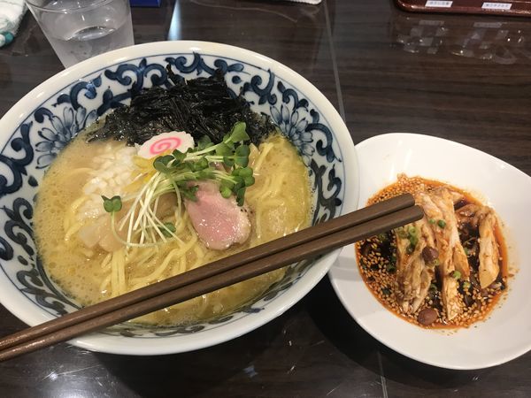 「濃厚鶏白湯麺ミニよだれ鶏セット【1.000円】」@名物よだれ鶏と濃厚鶏白湯麺 MATSURIKA 武蔵新田店の写真