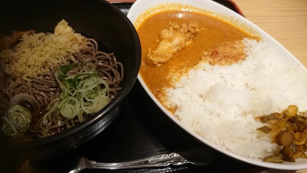 「よもだカレーセット」@よもだそば 銀座店の写真