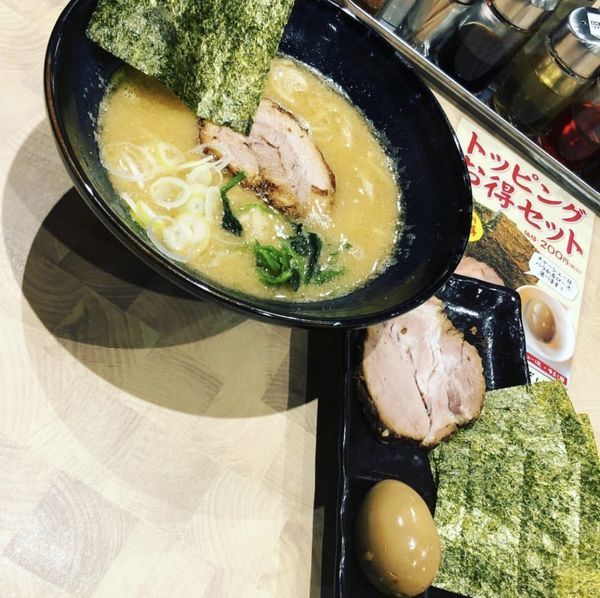 「ラーメン　～肉のり玉3種盛り～」@しょうゆのおがわや 厚木246号店の写真