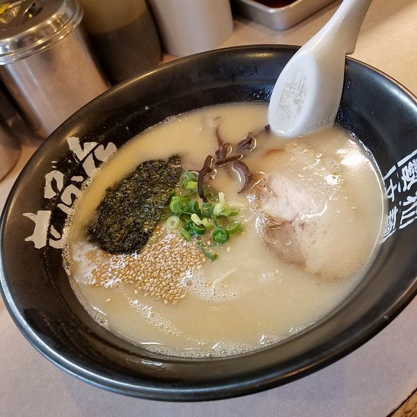 「らーめん(¥650)」@博多せぶんの写真