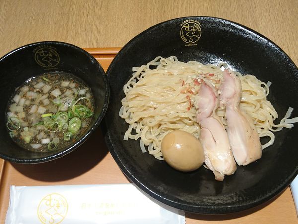 「白醤油つけ中華そば＋固ゆで玉子」@むぎくらべの写真