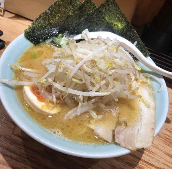 「もやし・野菜❓ラーメン」@横浜らーめん 壱八家 本厚木店の写真