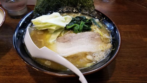 「豚骨醤油らあめん」@らあめん 寸八 総本店の写真