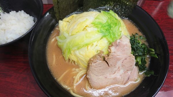 「キャベツラーメン(800円)」@横浜ラーメン武蔵家 菊名店の写真