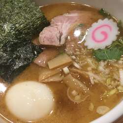 特製中華そば（あごだし豚骨）