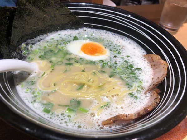 「濃厚塩豚骨 850円」@麺屋壱の写真