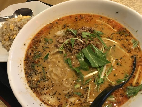 「担々麺と半チャーハン」@中華料理 馨苑の写真