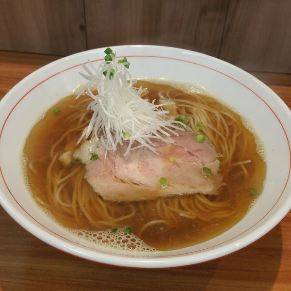 「煮干し醤油ら～麺」@ら〜麺 安至の写真