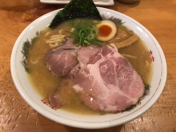 「ラーメン（白湯）」@讃岐らーめん はまんどの写真