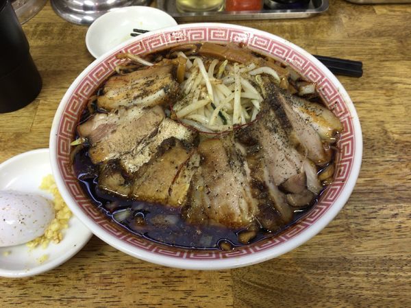 「【限定】丸めブラック(中盛)肉増し」@中華蕎麦 丸め 東久留米店の写真
