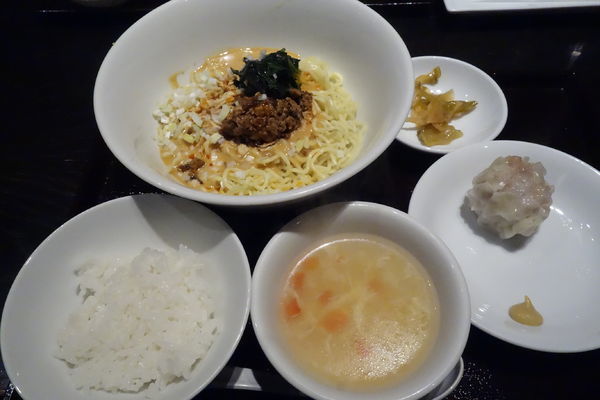 「汁なし担々麺」@恵比寿餃子 大豊記 御成門の写真
