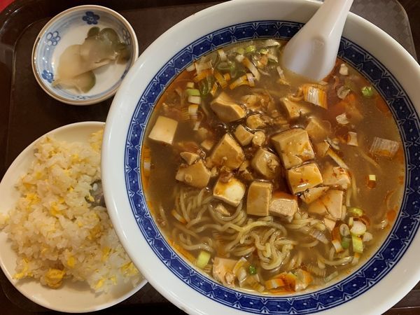 「麻婆ラーメン＋半チャーハン（日替ランチ）」@中華料理 君臨天下の写真