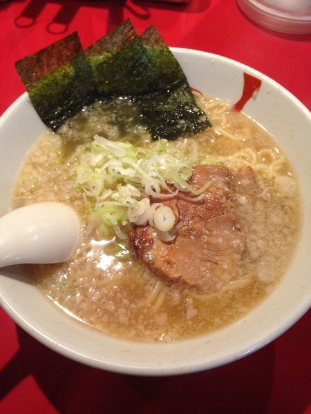 「しょうゆラーメン 700円 キザミねぎ 100円」@らーめん にんにくやの写真