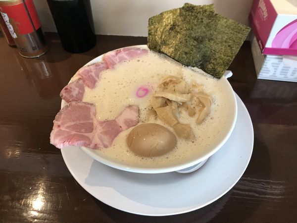 「鶏そば全部のせ」@鶏そば 啜るの写真