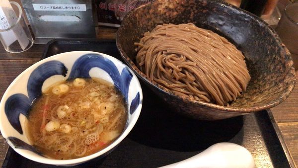 「全粒粉麺 魚介豚骨」@三ツ矢堂製麺 中目黒本店の写真