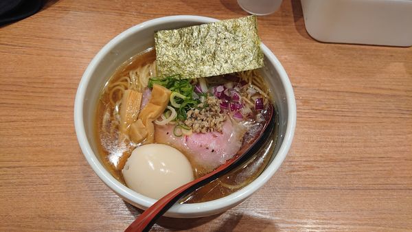 「味玉鯵煮干しそば900」@煮干中華そば 鈴蘭 新宿店の写真