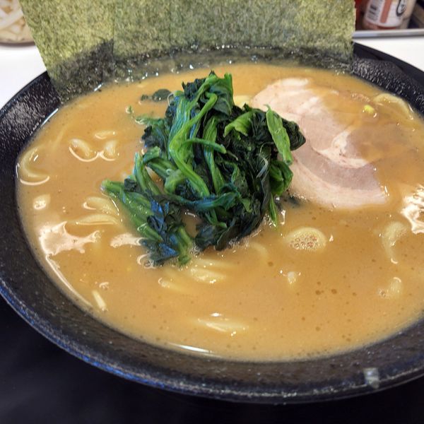 「らーめん並(700円)アブラ少なめ、他は普通」@竜庄家の写真