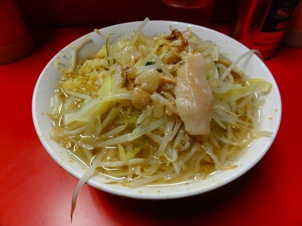「ラーメン600円 麺硬め ニンニク脂」@ラーメン二郎 三田本店の写真