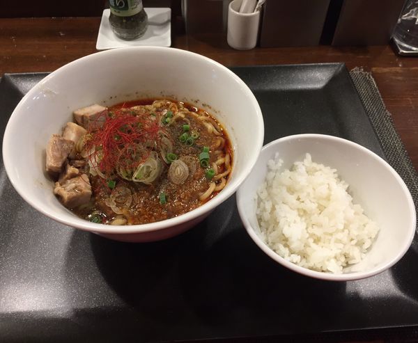 「プチライス付き麻婆まぜそば」@らぁ麺 やまぐち 辣式の写真