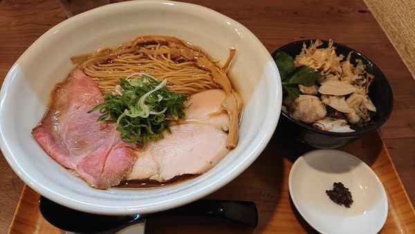 「チャーシュー二種醤油と貝のラーメン ハマグリ茶漬け」@ラーメン 健やかの写真