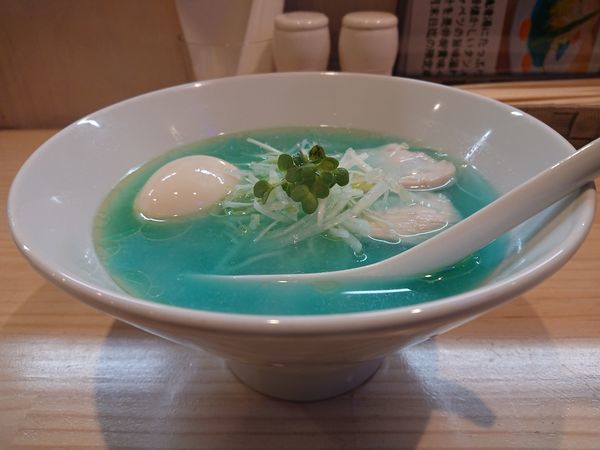 「鶏清湯 青」@濃厚鶏出汁拉麺 吉法師 KIPPOSHIの写真