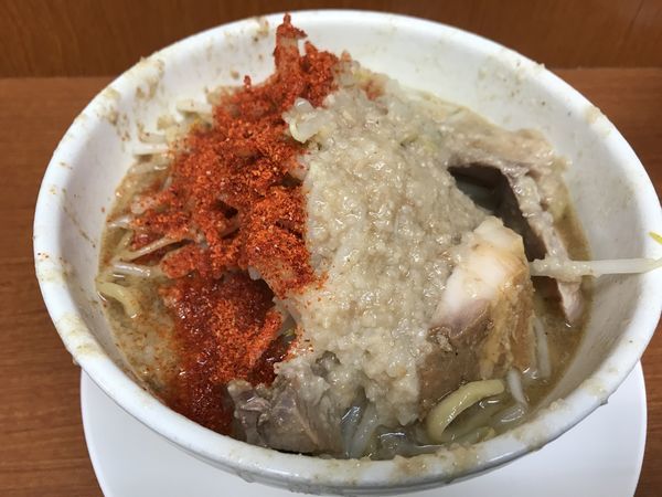 「ラーメン ヤサイ増し＋アブラ増し増し＋唐辛子トリプル」@麺や 希 御徒町店の写真