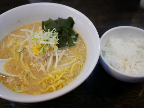 「味噌一らーめん 背脂＋サービス半ライス」@味噌一 浅草店の写真