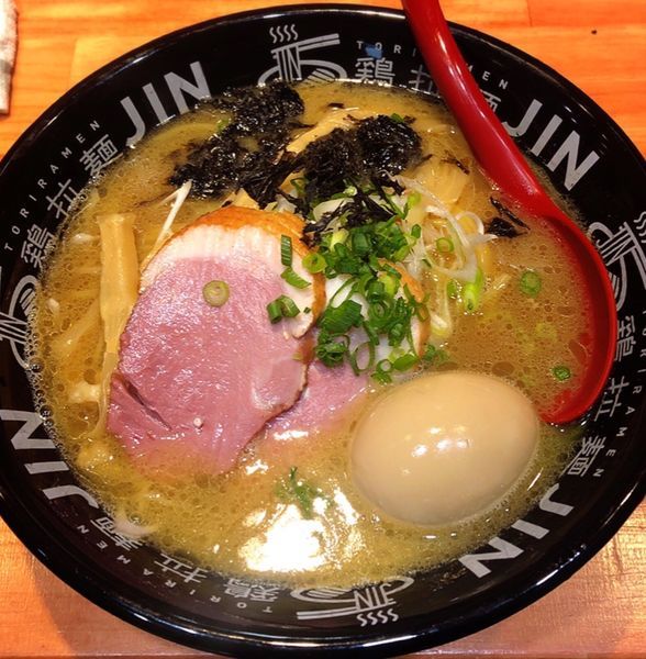 「味玉燻製醤油拉麺」@鶏拉麺JINの写真