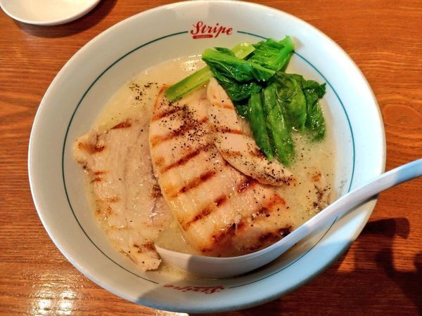 「6周年限定 やんばる地鶏と琉球デュロック豚」@ストライプ ヌードルズの写真