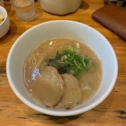 豚骨ラーメン