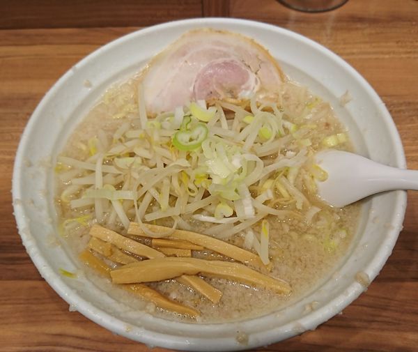 「しょうゆらーめん(730円)」@こってりらーめん なりたけ 池袋店の写真
