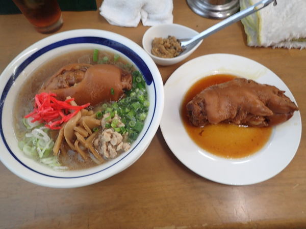 「PIG's FOOT（ジャンク&コラーゲン）　Ｂ」@MENYA 食い味の道有楽の写真