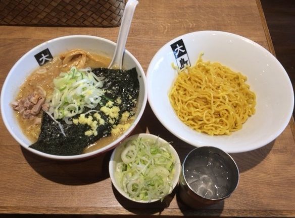 「らーめん 味噌＋替玉＋ネギ＋海苔＋チャーシュー」@大島の写真